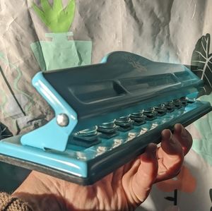 me & my BIG ideas - Happy Planner - 9 Hole Paper Punch for Disc-Bound Journals